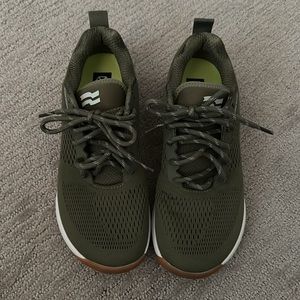 Strike Mvmnt Haze Trainer